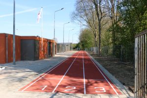 Loopgroep gevorderden 1&2 AV De Liemers @  kleedkamers, @ baan