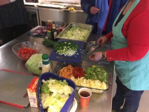 Training (mini) pupillen AV De Liemers @  kleedkamers, @ baan